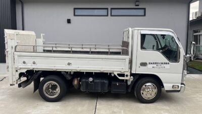 平ボディから幌付きトラックへ変身です!!