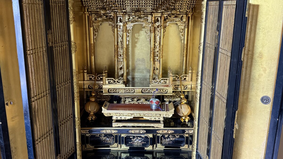 甲賀市でお仏壇の買取をさせて頂きました。