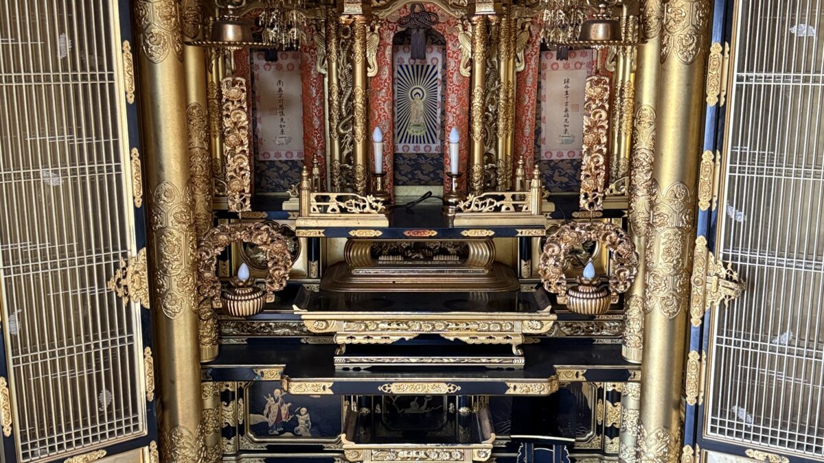 三田市でお仏壇を2台買取させて頂きました！